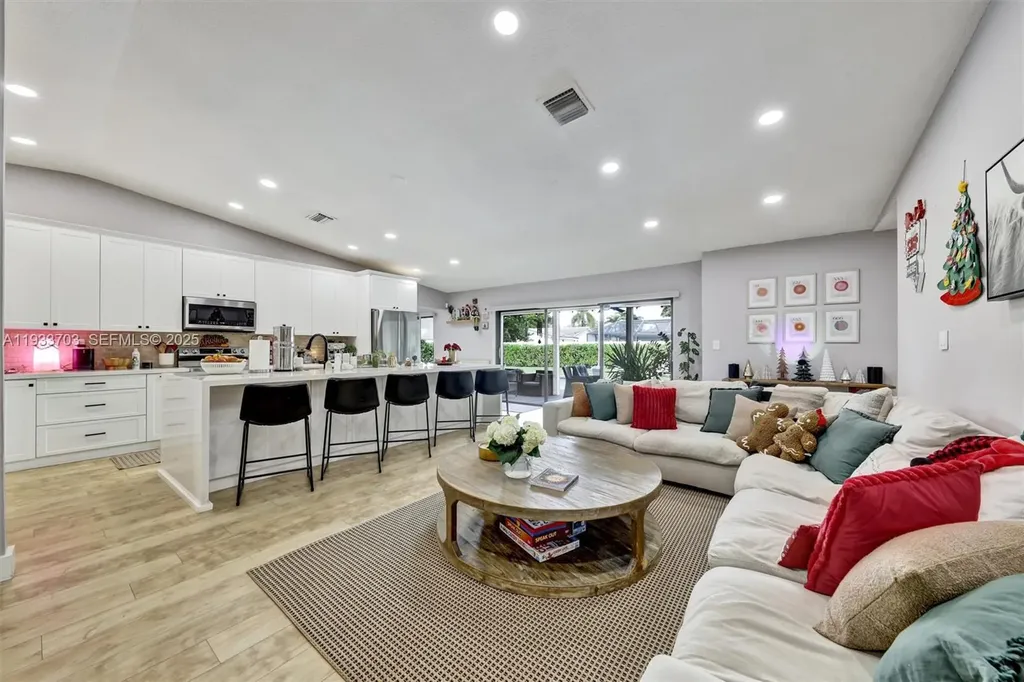 8519 Ramblewood Drive Coral Springs FL 33071