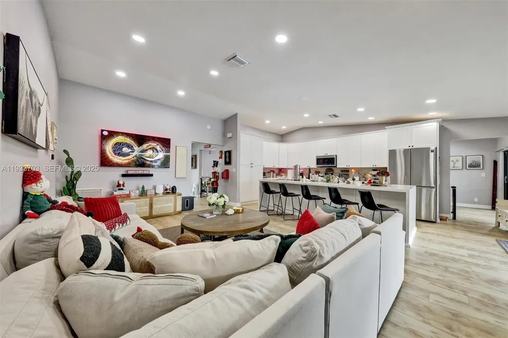 8519 Ramblewood Drive Coral Springs FL 33071