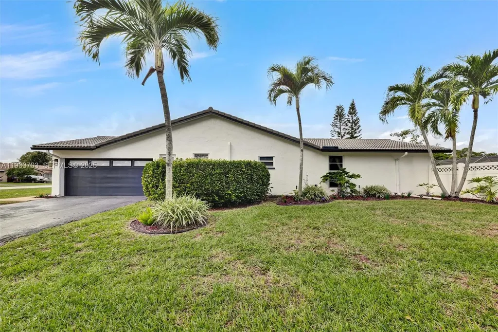 8519 Ramblewood Drive Coral Springs FL 33071