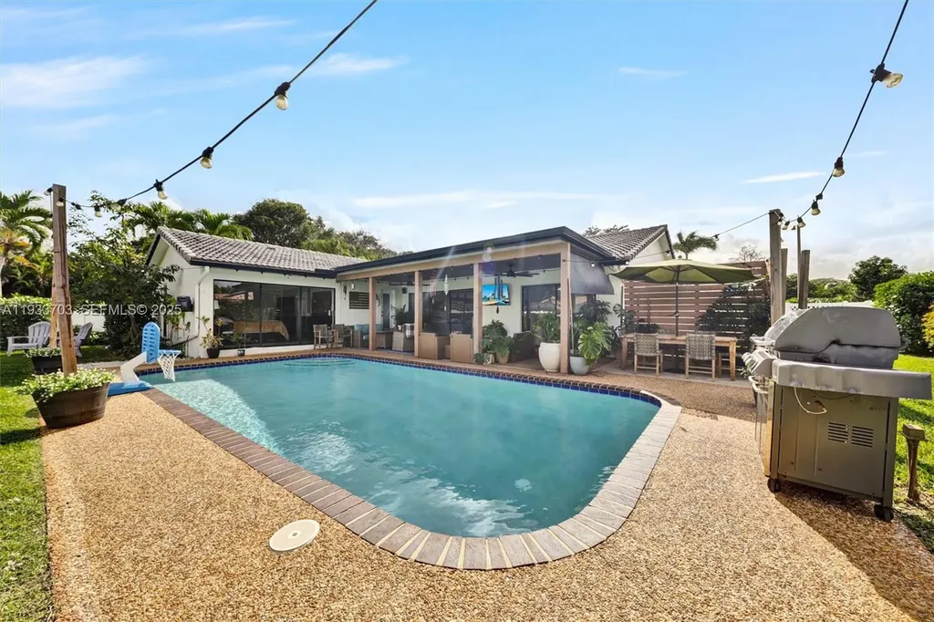 8519 Ramblewood Drive Coral Springs FL 33071