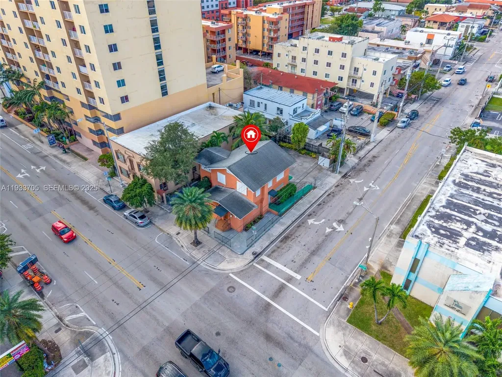 242 NW 12th Avenue Miami FL 33128