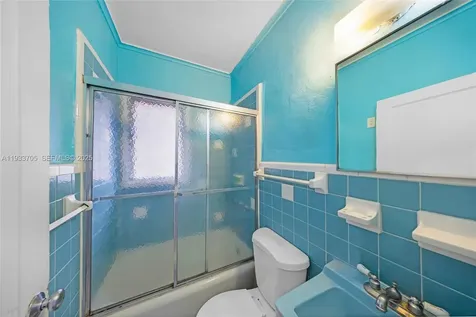 242 NW 12th Avenue Miami FL 33128