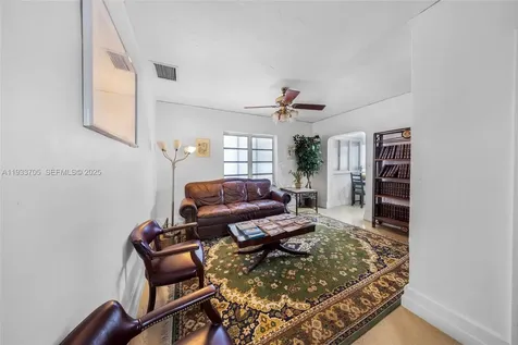 242 NW 12th Avenue Miami FL 33128