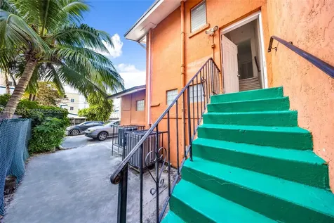 242 NW 12th Avenue Miami FL 33128