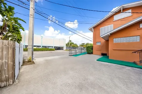 242 NW 12th Avenue Miami FL 33128