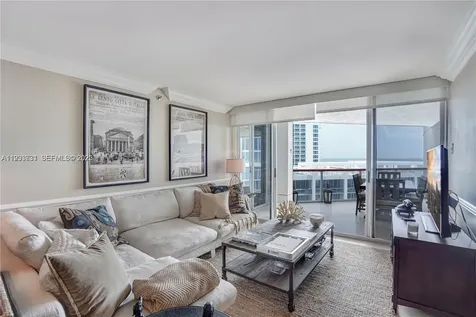 6767 Collins Miami Beach FL 33141