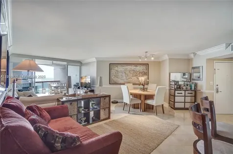 6767 Collins Miami Beach FL 33141