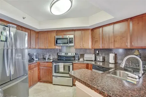 6767 Collins Miami Beach FL 33141