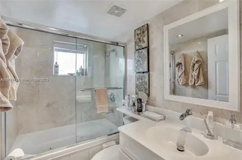 6767 Collins Miami Beach FL 33141