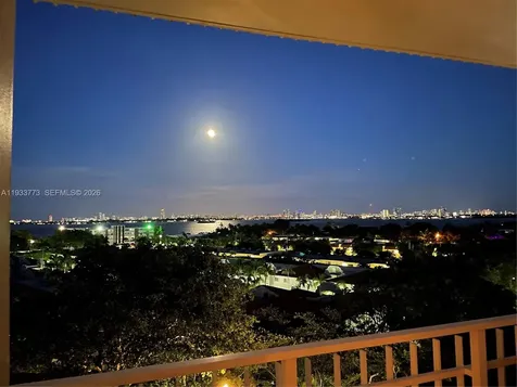 1000 Quayside Terrace Miami FL 33138