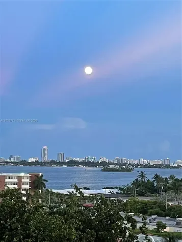 1000 Quayside Terrace Miami FL 33138