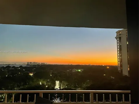 1000 Quayside Terrace Miami FL 33138