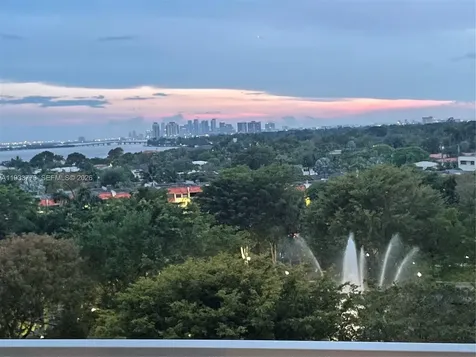 1000 Quayside Terrace Miami FL 33138