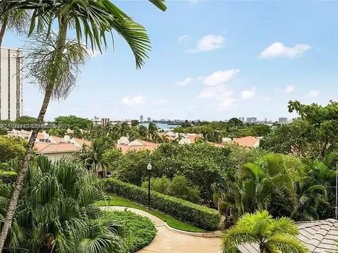 1000 Quayside Terrace Miami FL 33138