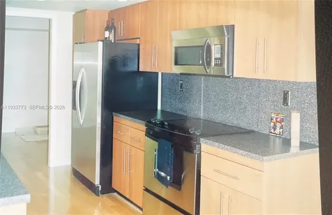 1000 Quayside Terrace Miami FL 33138