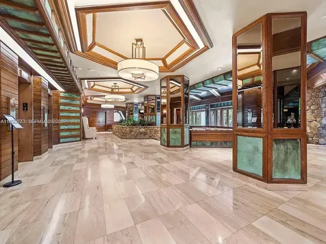 1000 Quayside Terrace Miami FL 33138
