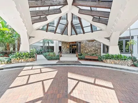 1000 Quayside Terrace Miami FL 33138
