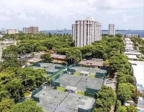 1000 Quayside Terrace Miami FL 33138
