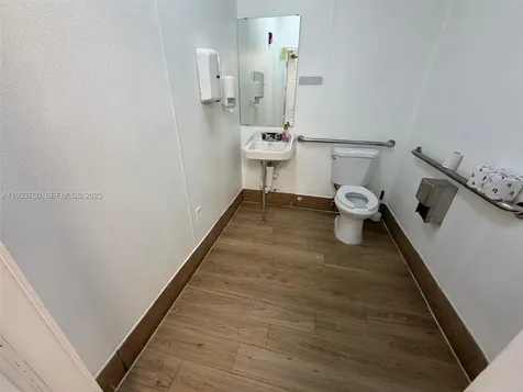 7500 NW 25th Street Miami FL 33122