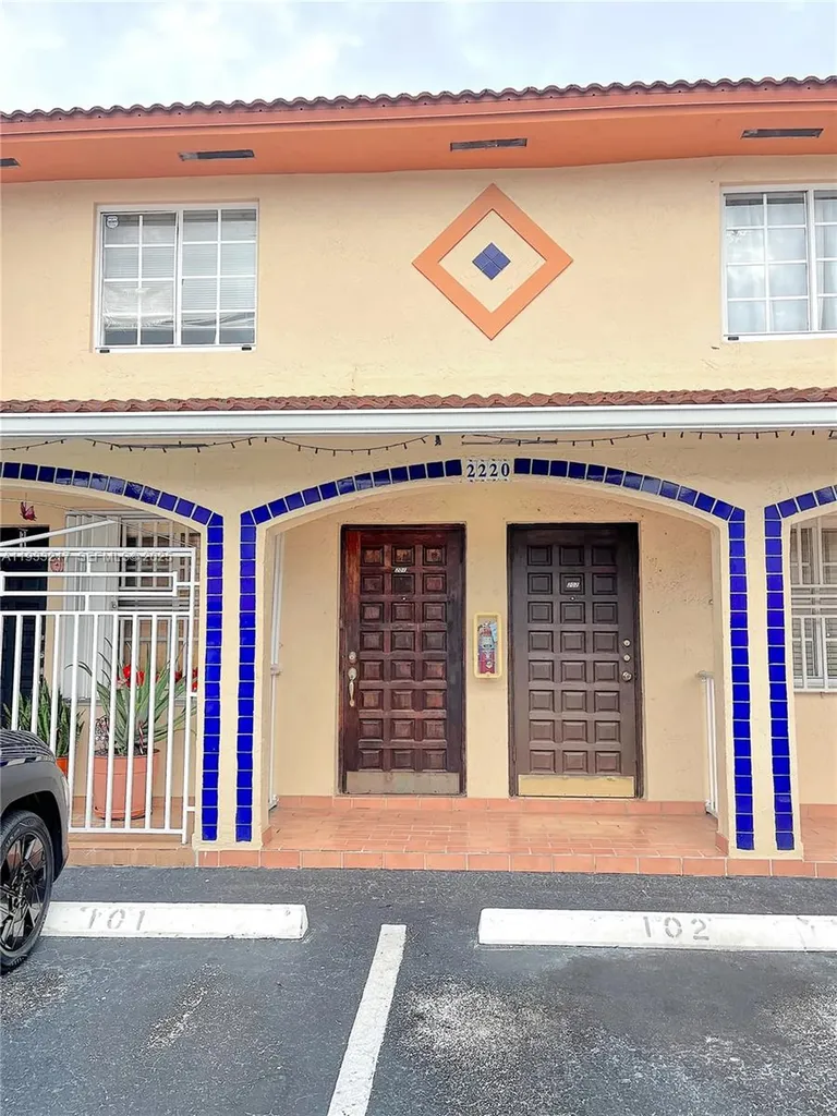 2220 W 74th Street Hialeah FL 33016