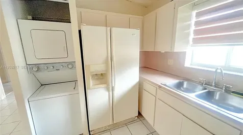 2220 W 74th Street Hialeah FL 33016