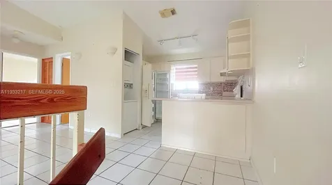 2220 W 74th Street Hialeah FL 33016