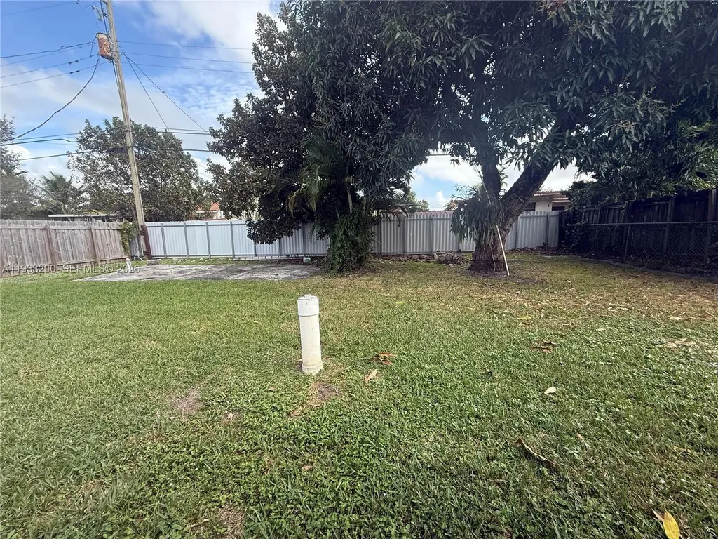 1001 SW 72nd Court Miami FL 33144