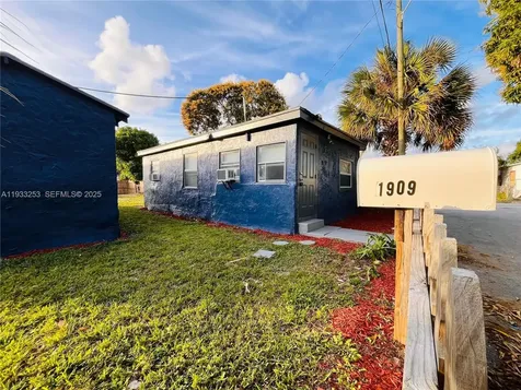 1927 Windsor Avenue West Palm Beach FL 33407