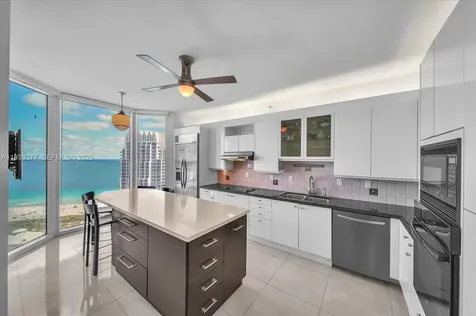 300 S Pointe Drive Miami Beach FL 33139