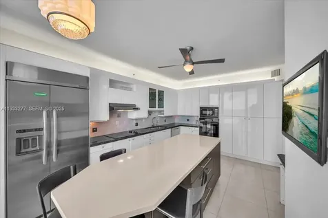 300 S Pointe Drive Miami Beach FL 33139