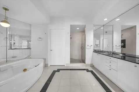 300 S Pointe Drive Miami Beach FL 33139