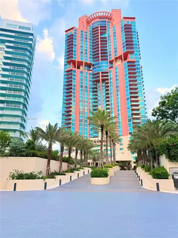 300 S Pointe Drive Miami Beach FL 33139