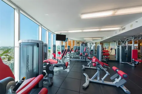 300 S Pointe Drive Miami Beach FL 33139