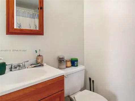 2701 Riverside Drive Coral Springs FL 33065