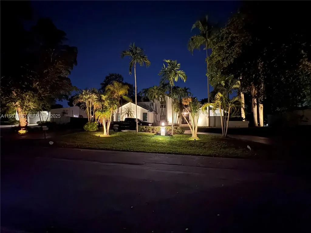 8265 SW 176th Terrace Palmetto Bay FL 33157