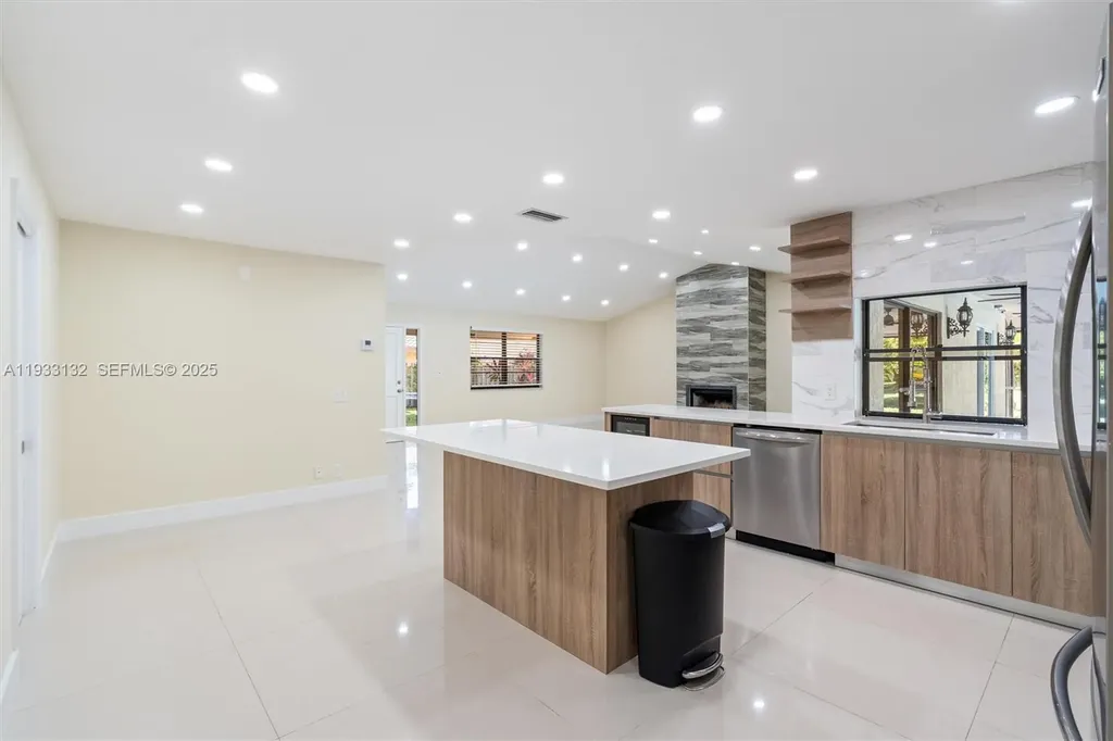 2026 NW 81st Avenue Coral Springs FL 33071