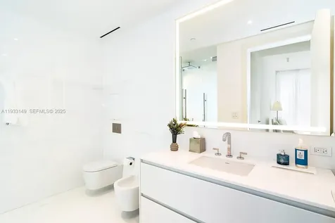 300 Biscayne Boulevard Way Miami FL 33131
