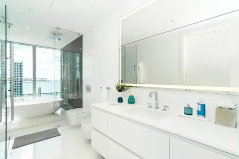 300 Biscayne Boulevard Way Miami FL 33131