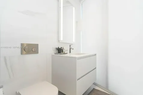 300 Biscayne Boulevard Way Miami FL 33131