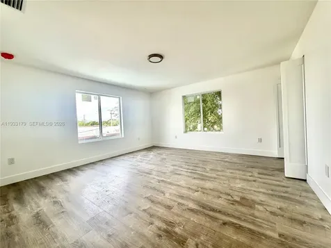 1629 NW 40th Street Miami FL 33142