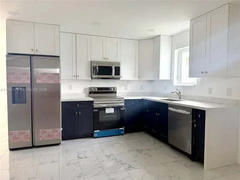 1629 NW 40th Street Miami FL 33142