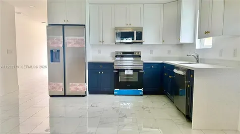 1629 NW 40th Street Miami FL 33142