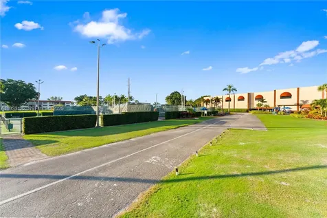 8901 S Hollybrook Boulevard Pembroke Pines FL 33025