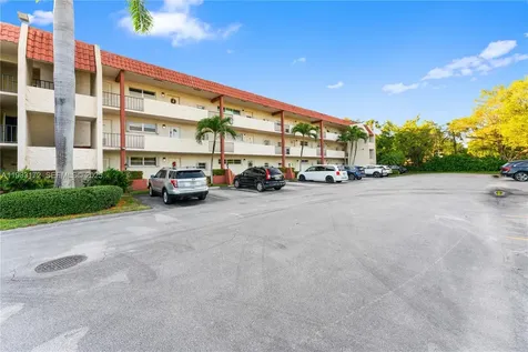 8901 S Hollybrook Boulevard Pembroke Pines FL 33025