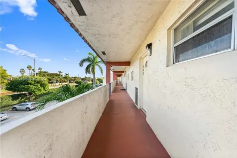 8901 S Hollybrook Boulevard Pembroke Pines FL 33025