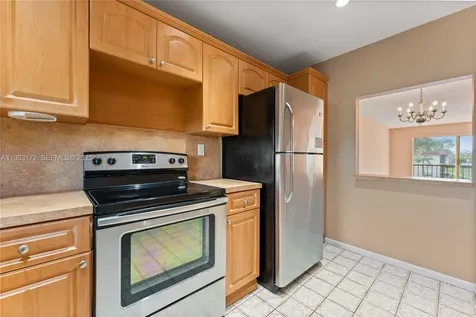 8901 S Hollybrook Boulevard Pembroke Pines FL 33025