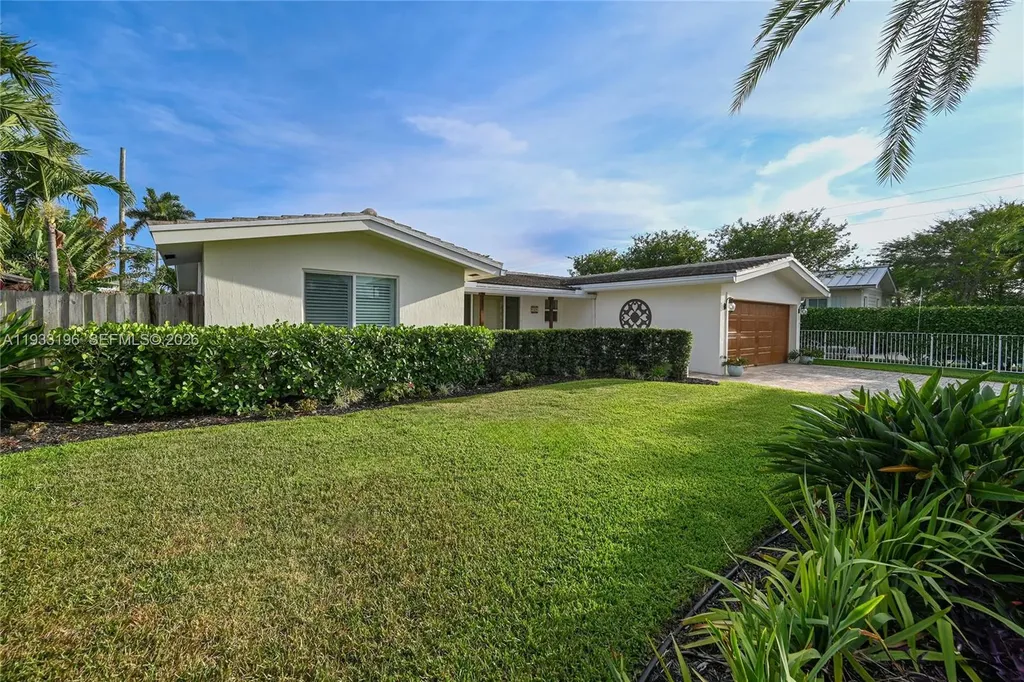 2832 NE 34th Street Lighthouse Point FL 33064