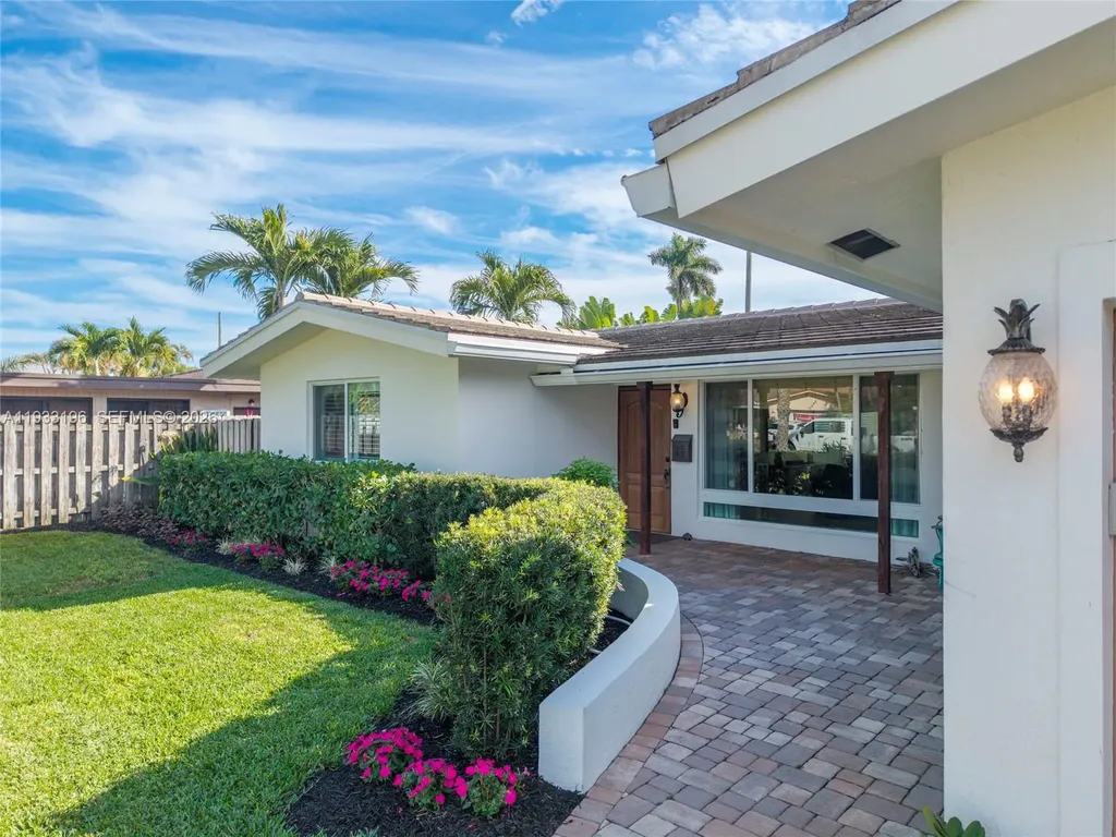 2832 NE 34th Street Lighthouse Point FL 33064