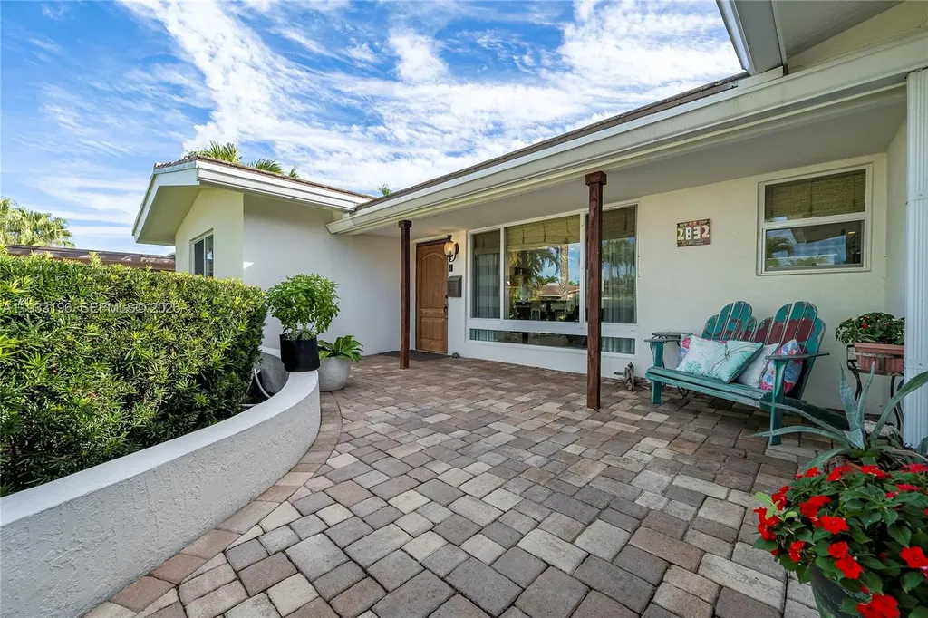 2832 NE 34th Street Lighthouse Point FL 33064