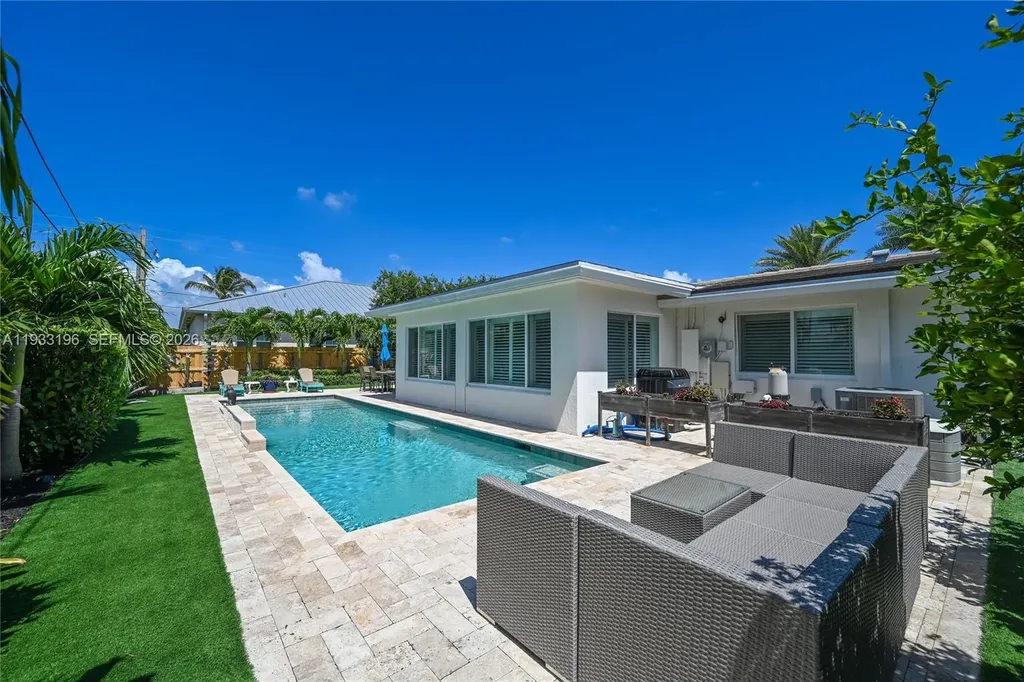2832 NE 34th Street Lighthouse Point FL 33064